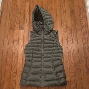 lululemon women’s brave the cold puffy vest with hood